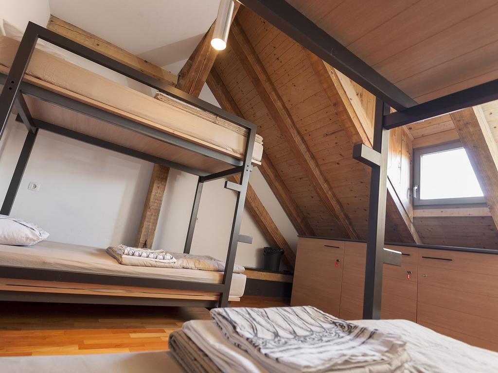 Hostel Situla نوفو ميستو المظهر الخارجي الصورة